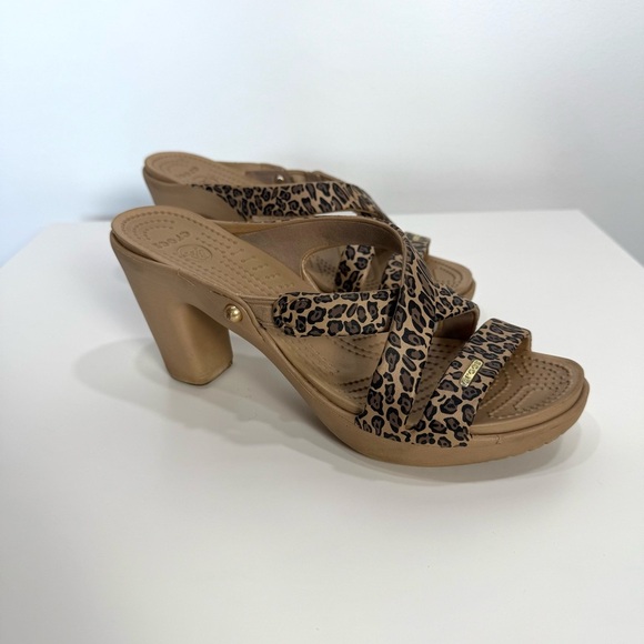CROCS Cyprus IV Tan Leopard Print Heeled Sandals - Picture 7 of 12